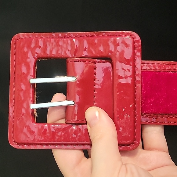 Unique double pronged red belt - Picture 3 of 5